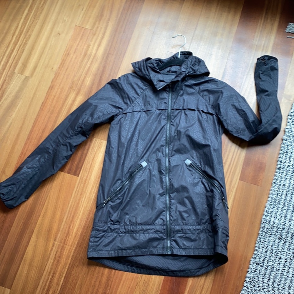 Lululemon snake print rain jacket